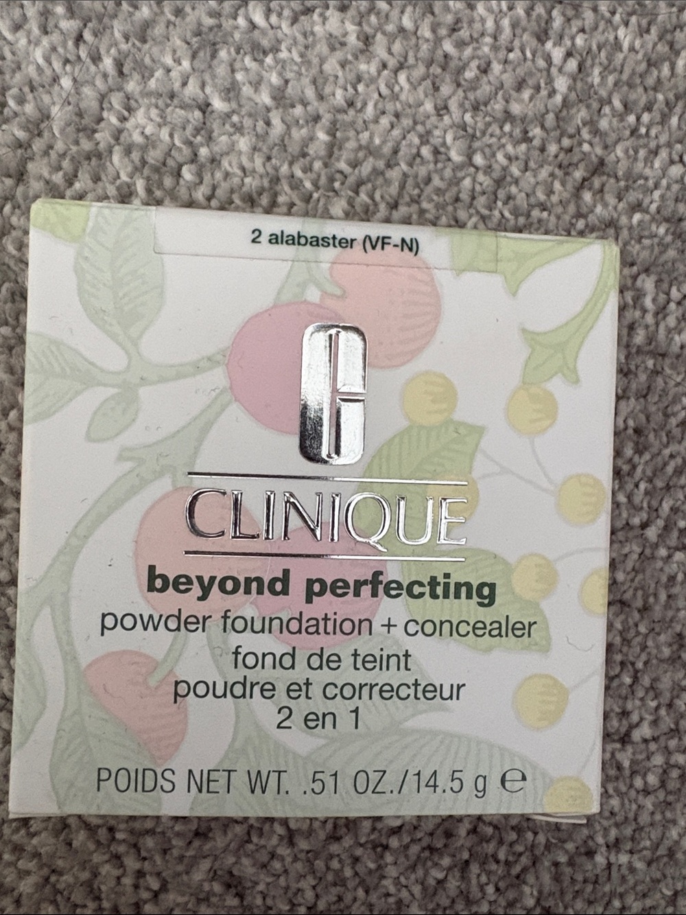 Clinique Powder Foundation + Concealer Compact — Alabaster